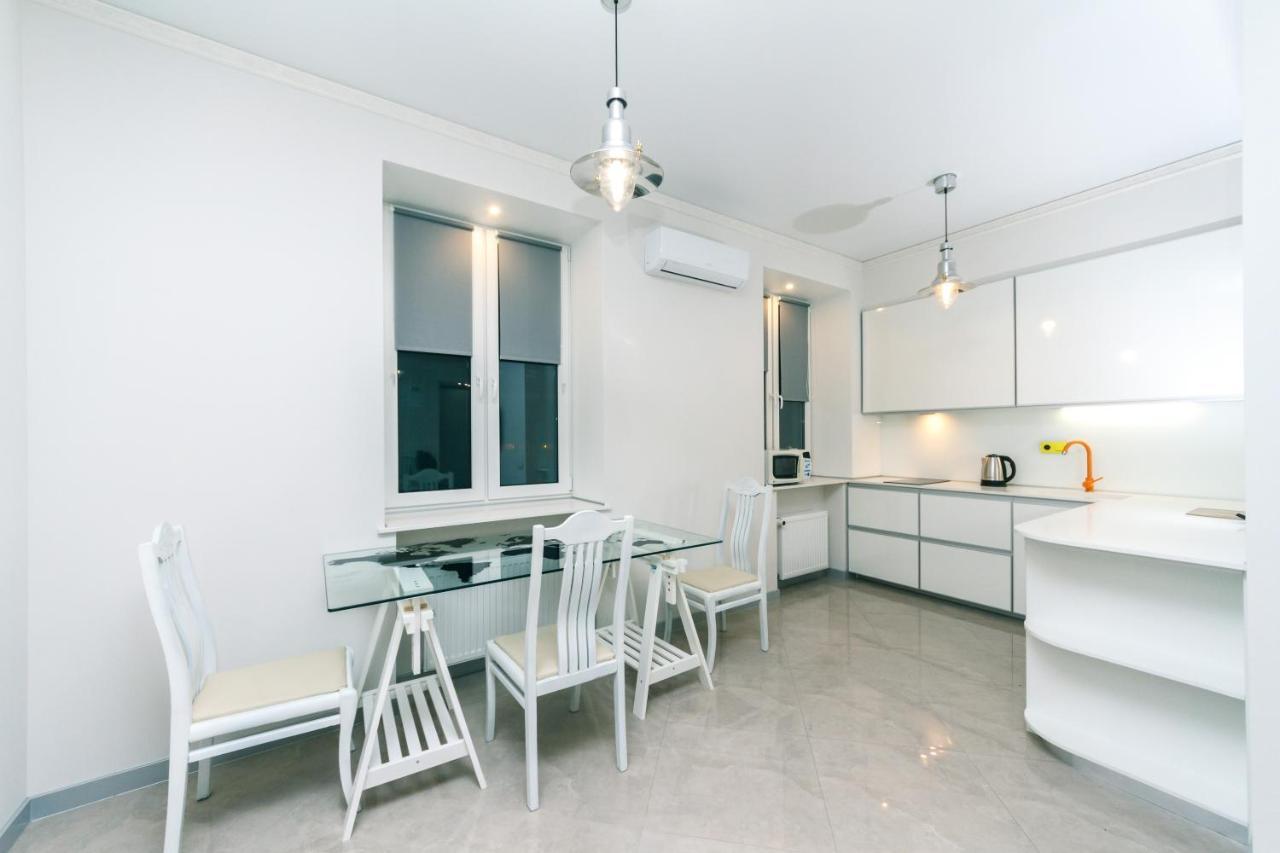 Hotrent City Deluxe Kiev Eksteriør bilde