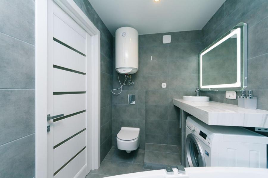 Hotrent City Deluxe Kiev Eksteriør bilde