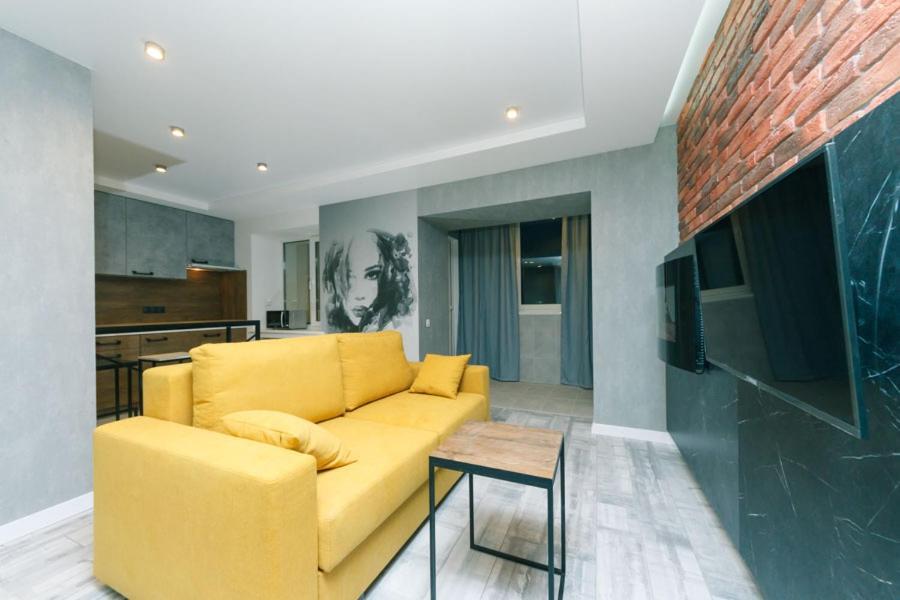 Hotrent City Deluxe Kiev Eksteriør bilde